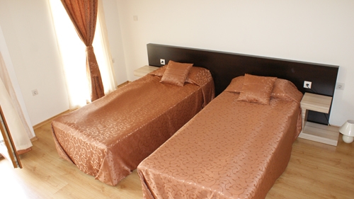 Double room single beds